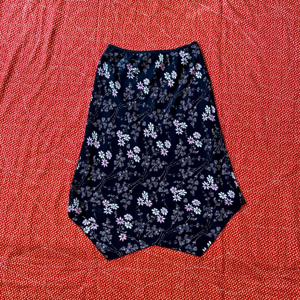 Speechless Vintage Floral Asymmetrical fairy Hem Midi Skirt Black Pink Medium